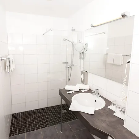 מלון Wohlfuehlhotel Der Jaegerhof Willebadessen